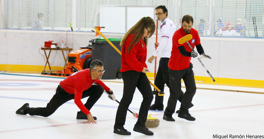 Tras una 1ª fase muy disputada en la Liga Norte/Sur de Curling el pasado 20, 21 y 22 de octubre, este viernes 3 de noviembre empezará la segunda y definitiva fase que durará hasta el 5. Jaca volverá a ser el lugar donde se celebre esta segunda fase que acabará de decidir qué tres equipos se clasifican para la Liga Española y qué tres van a la Copa España.